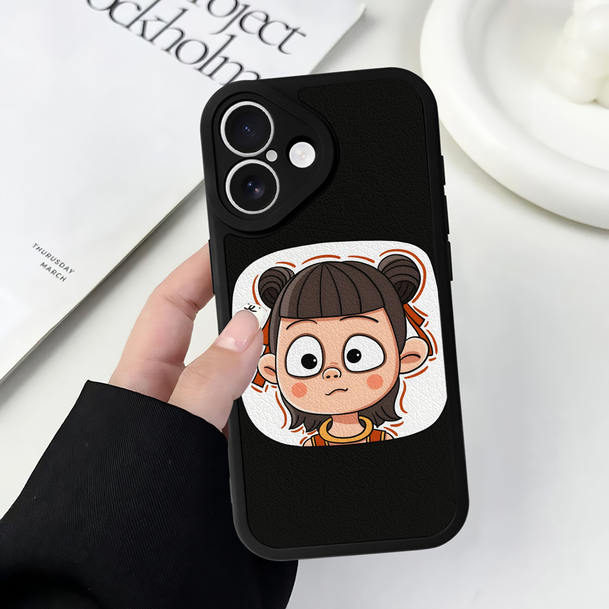 （画像用） Ne Zha 2 ナタ 魔童の大暴れ 【iPhone 16シリーズ対応】シリコンスマホケース（レザー調） 材質：シリコン
